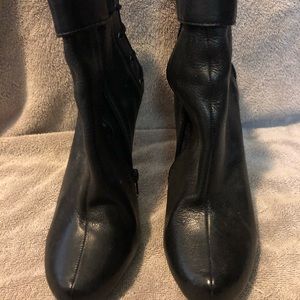 Cynthia Vincent Leather Booties SZ 8.5